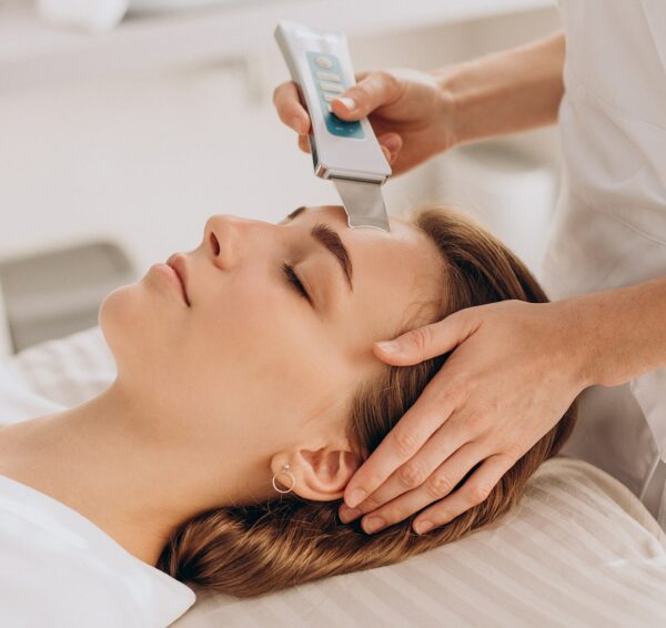 woman-having-beauty-treatment-procedures-salon woman-having-beauty-treatment-procedures-salon